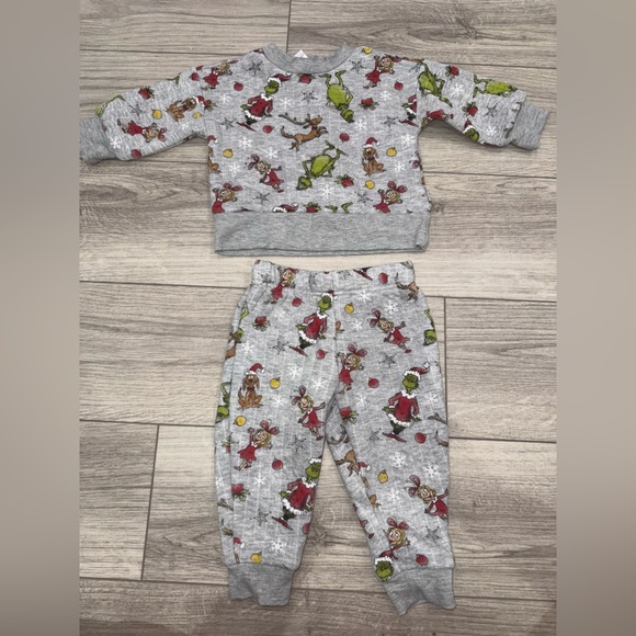 THE GRINCH Christmas Jogger Set - Picture 1 of 3